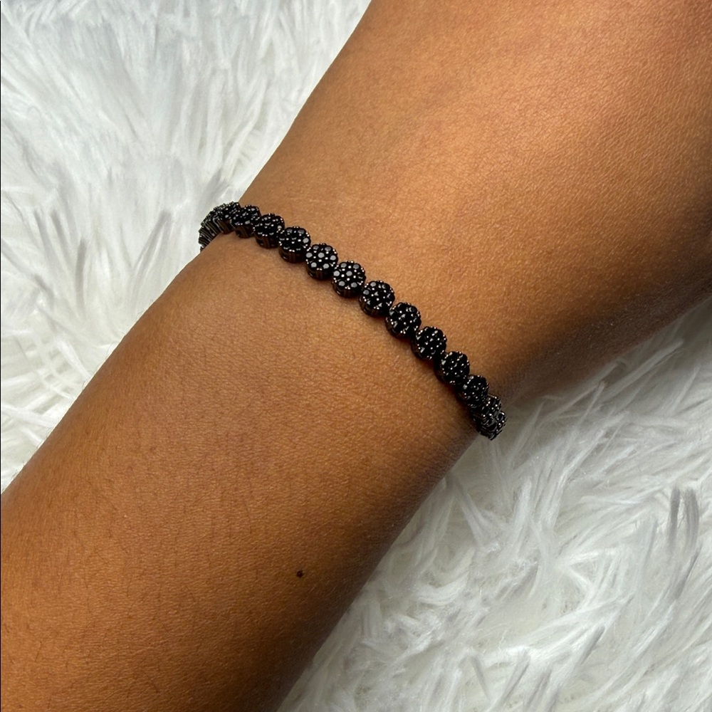 Elegant Black Pavé Bracelet - Women Jewelry